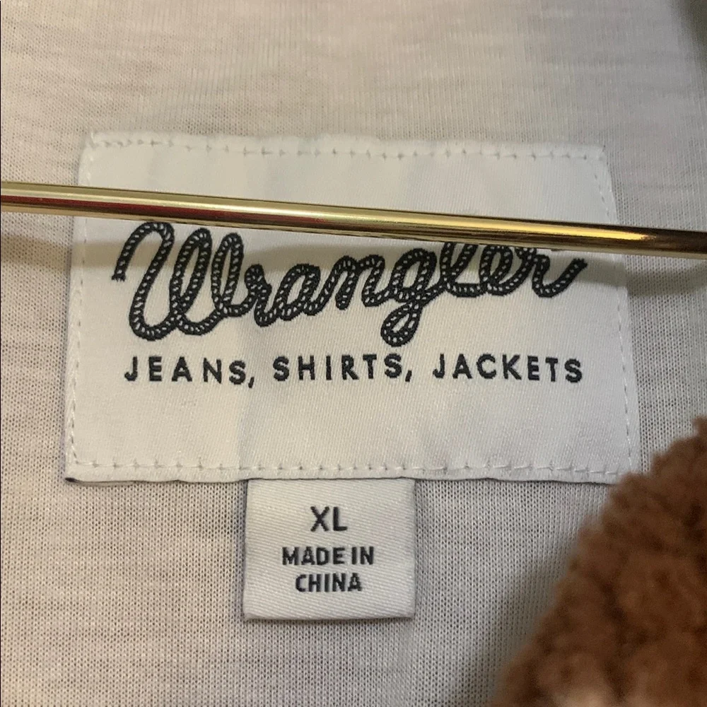 Wrangler Retro Brown Sherpa Pullover with Horseshoe print.  Size XL - Picture 3 of 5